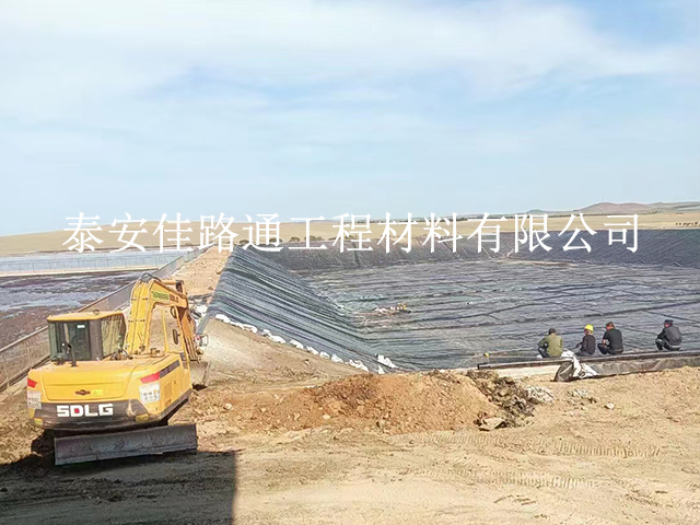 魚塘防滲土工膜外層損壞該如何應(yīng)對(duì)? 魚塘防滲土工膜外層損壞該如何應(yīng)對(duì)?