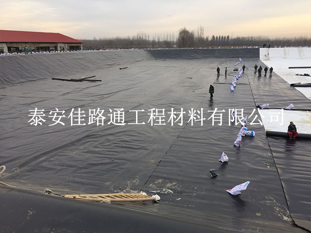 廠家在防滲土工膜生產工藝中做到嚴格把控 廠家在防滲土工膜生產工藝中做到嚴格把控