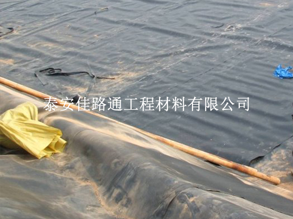 調(diào)節(jié)池防滲膜施工慢？這些方法能提速